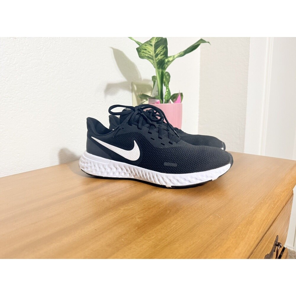 Nike Revolution 5 Black/White Running Shoes Men's Size 11 BQ3204-002